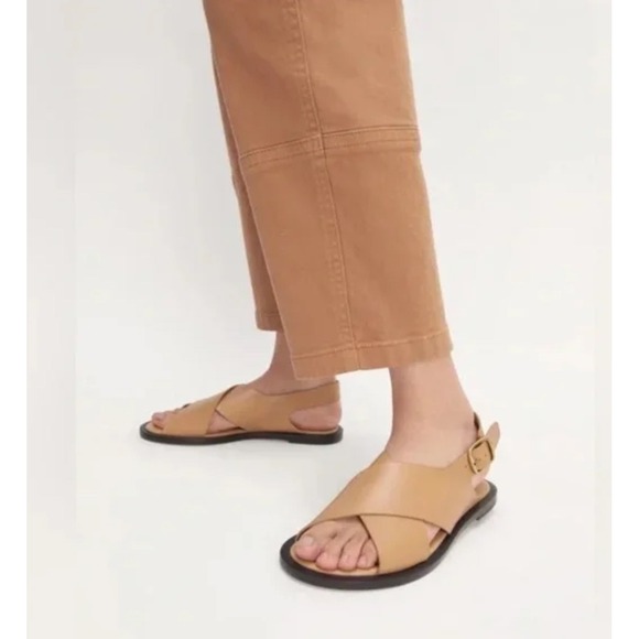 NEW Leather Crossover Adjustable Buckle Strap Sandals Women's 7.5‎ Light Taupe
